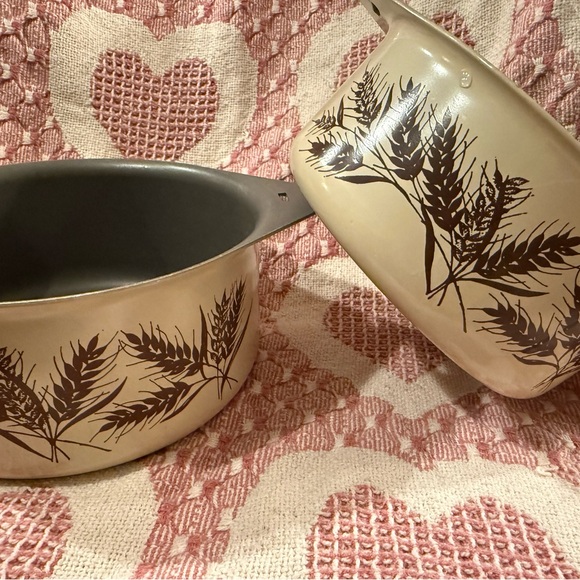 Vintage Multiware Enamel Pots - Picture 8 of 9